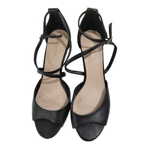 Le Chateau Black Sandals
